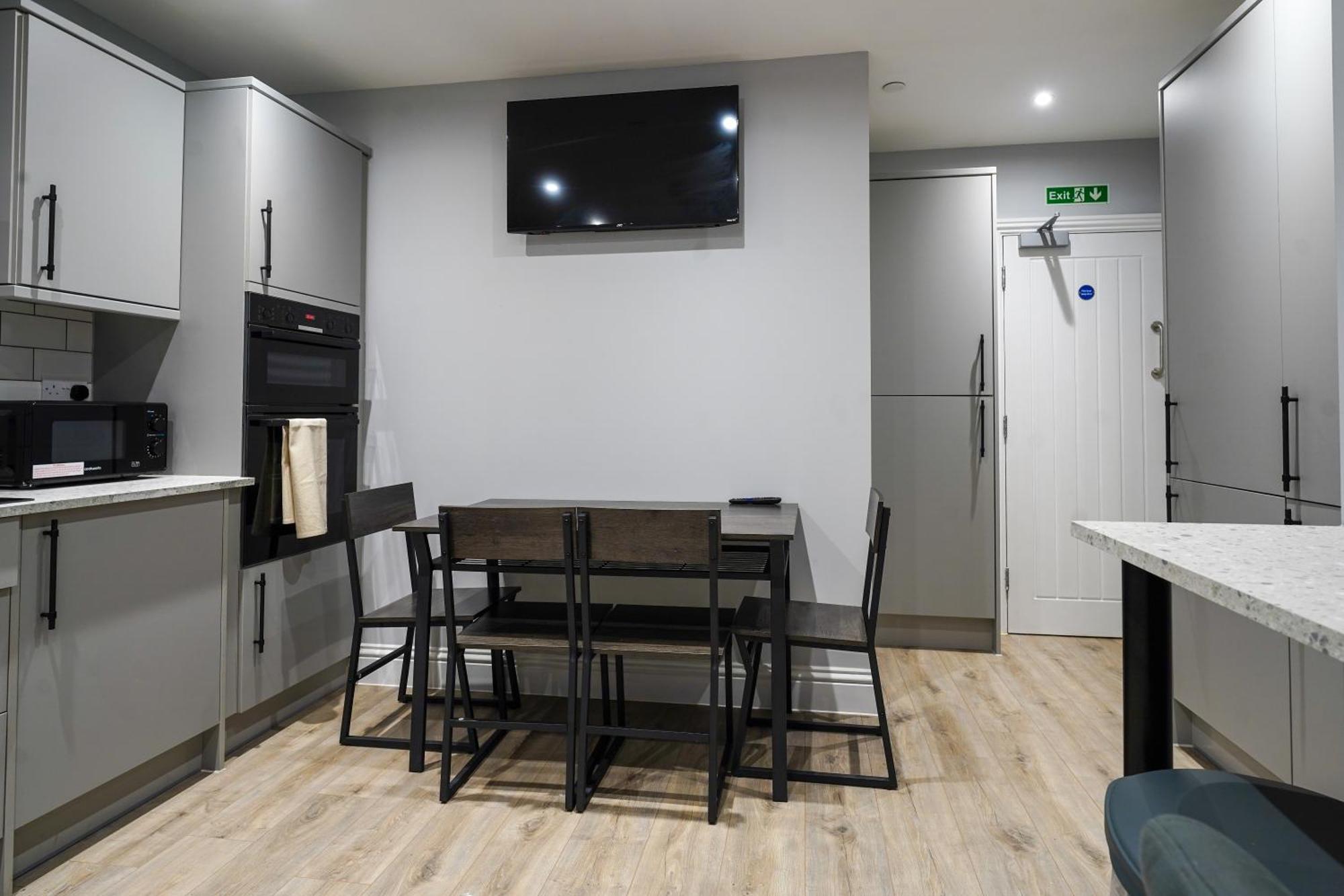 En-Suite Double Rooms, Smart Tv Comfy Style 拉内利 外观 照片