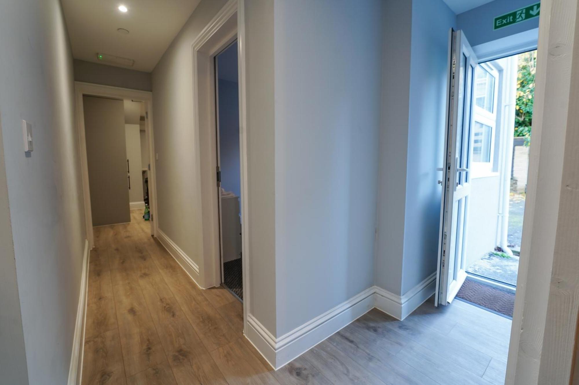 En-Suite Double Rooms, Smart Tv Comfy Style 拉内利 外观 照片