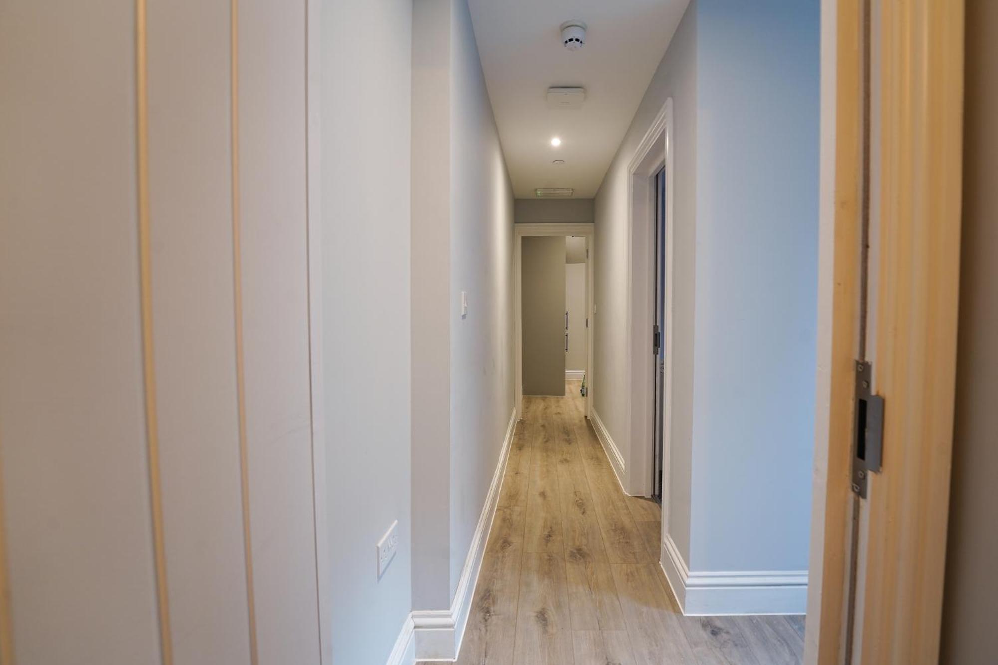 En-Suite Double Rooms, Smart Tv Comfy Style 拉内利 外观 照片
