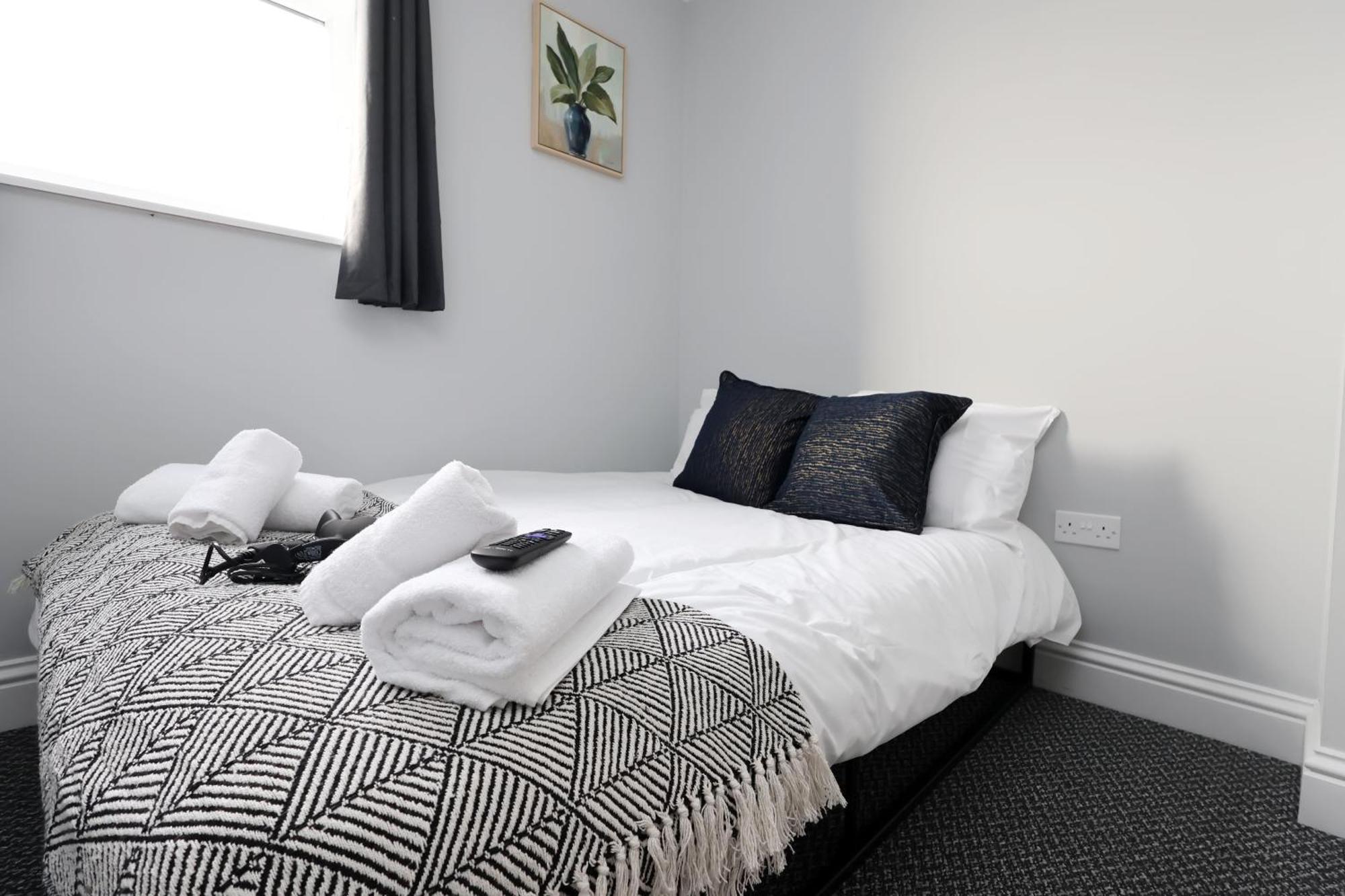 En-Suite Double Rooms, Smart Tv Comfy Style 拉内利 外观 照片