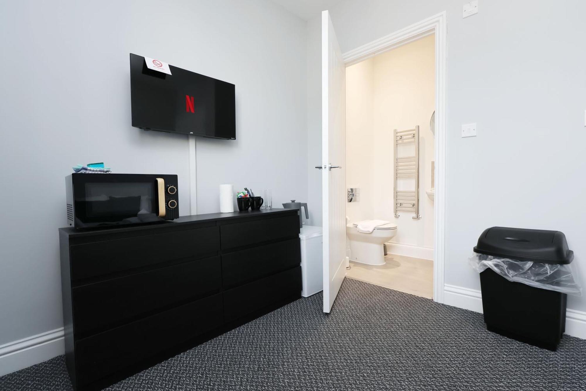 En-Suite Double Rooms, Smart Tv Comfy Style 拉内利 外观 照片
