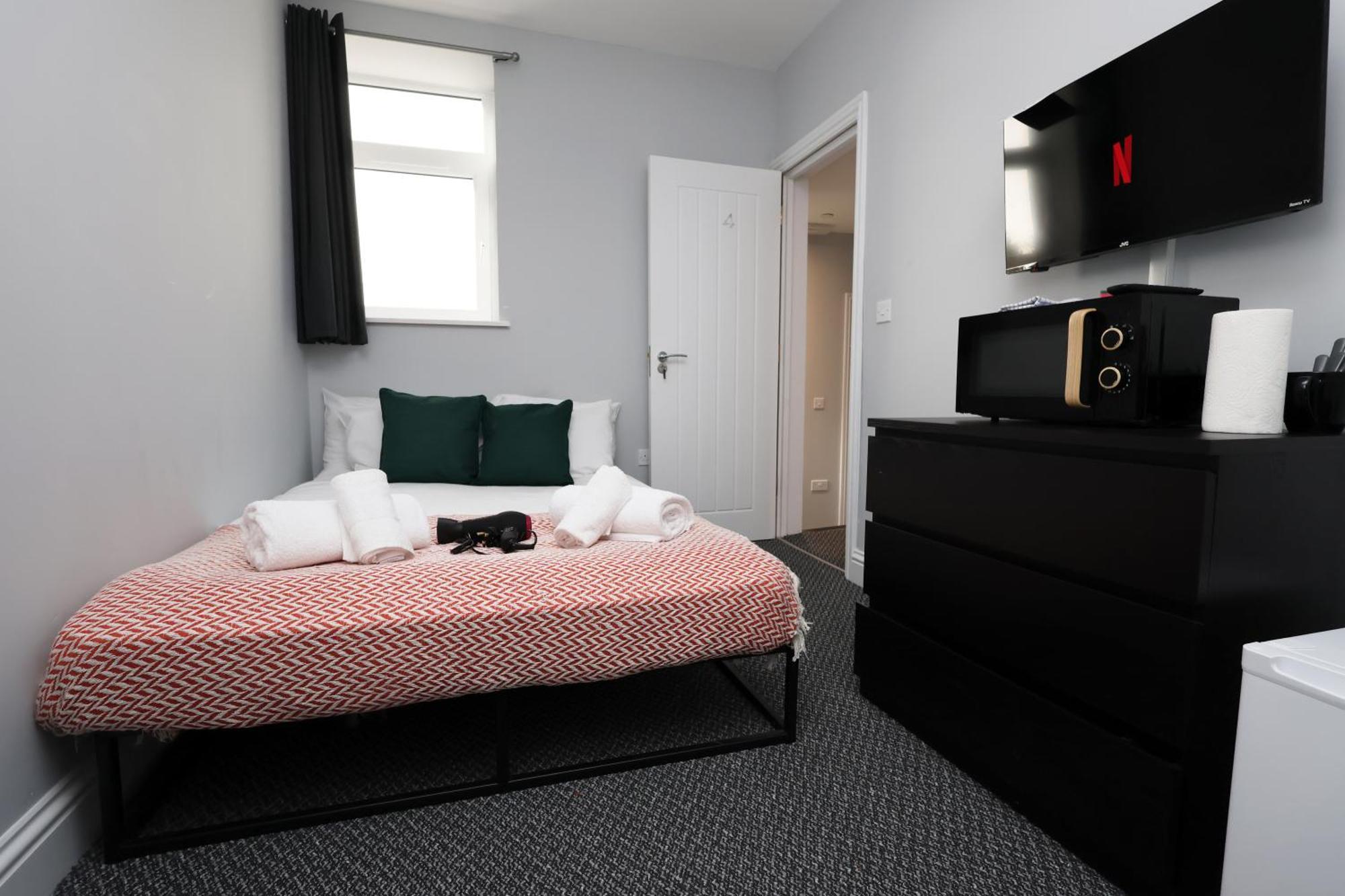 En-Suite Double Rooms, Smart Tv Comfy Style 拉内利 外观 照片