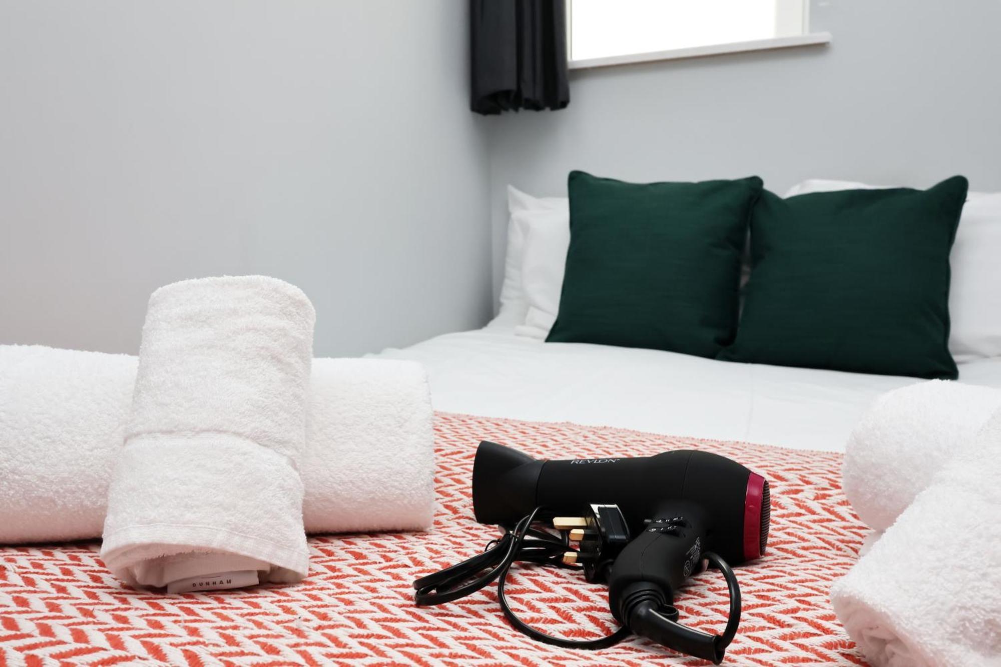 En-Suite Double Rooms, Smart Tv Comfy Style 拉内利 外观 照片
