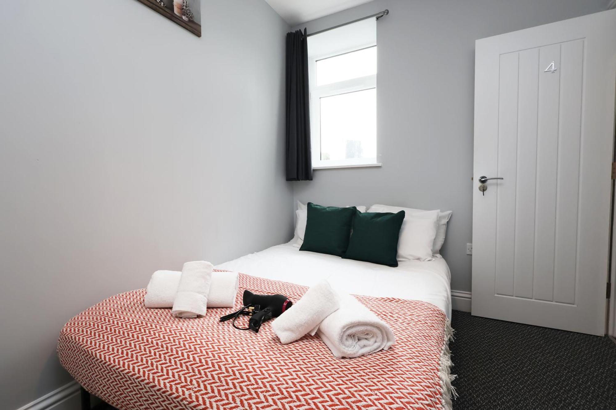 En-Suite Double Rooms, Smart Tv Comfy Style 拉内利 外观 照片