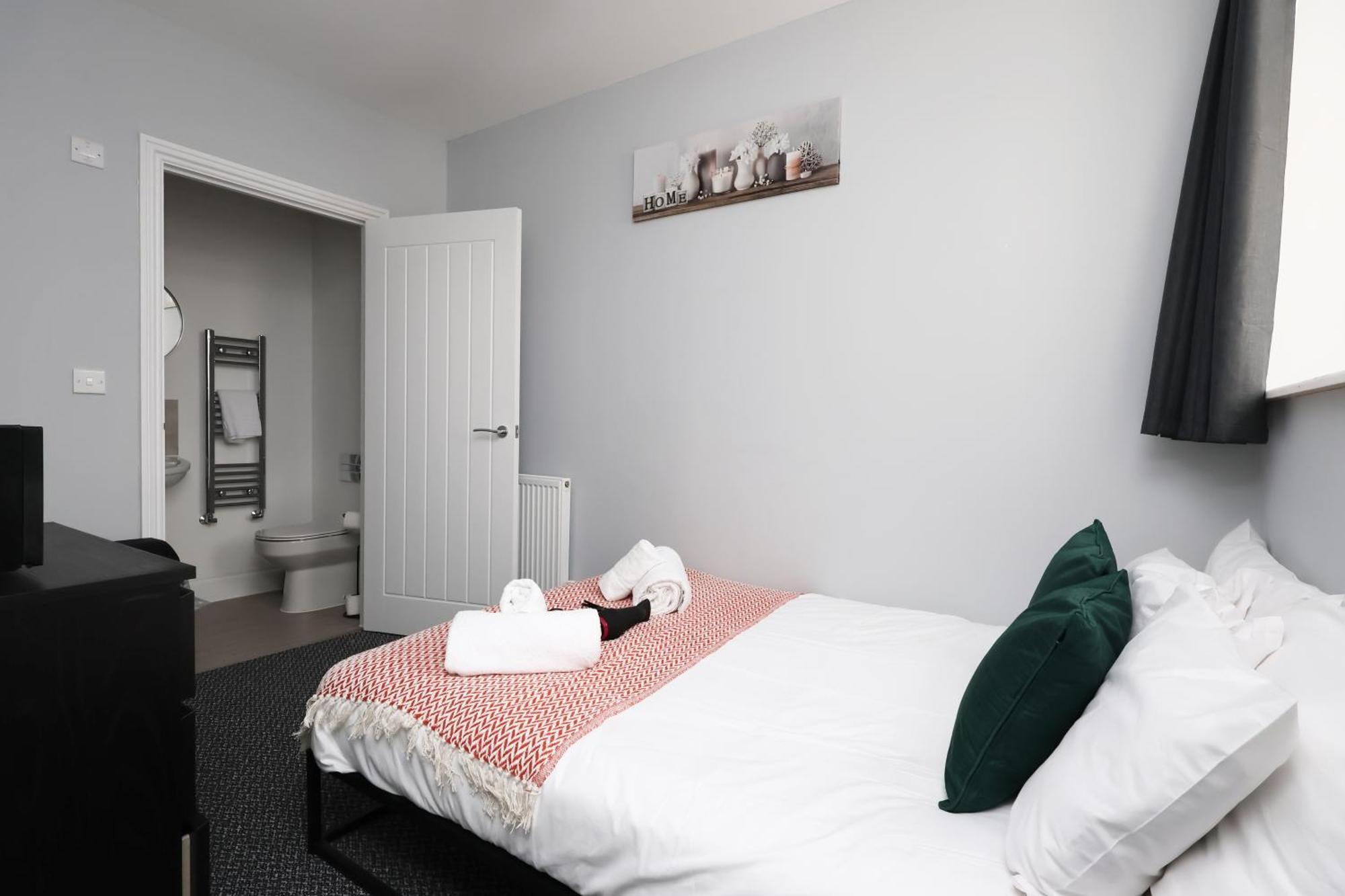 En-Suite Double Rooms, Smart Tv Comfy Style 拉内利 外观 照片
