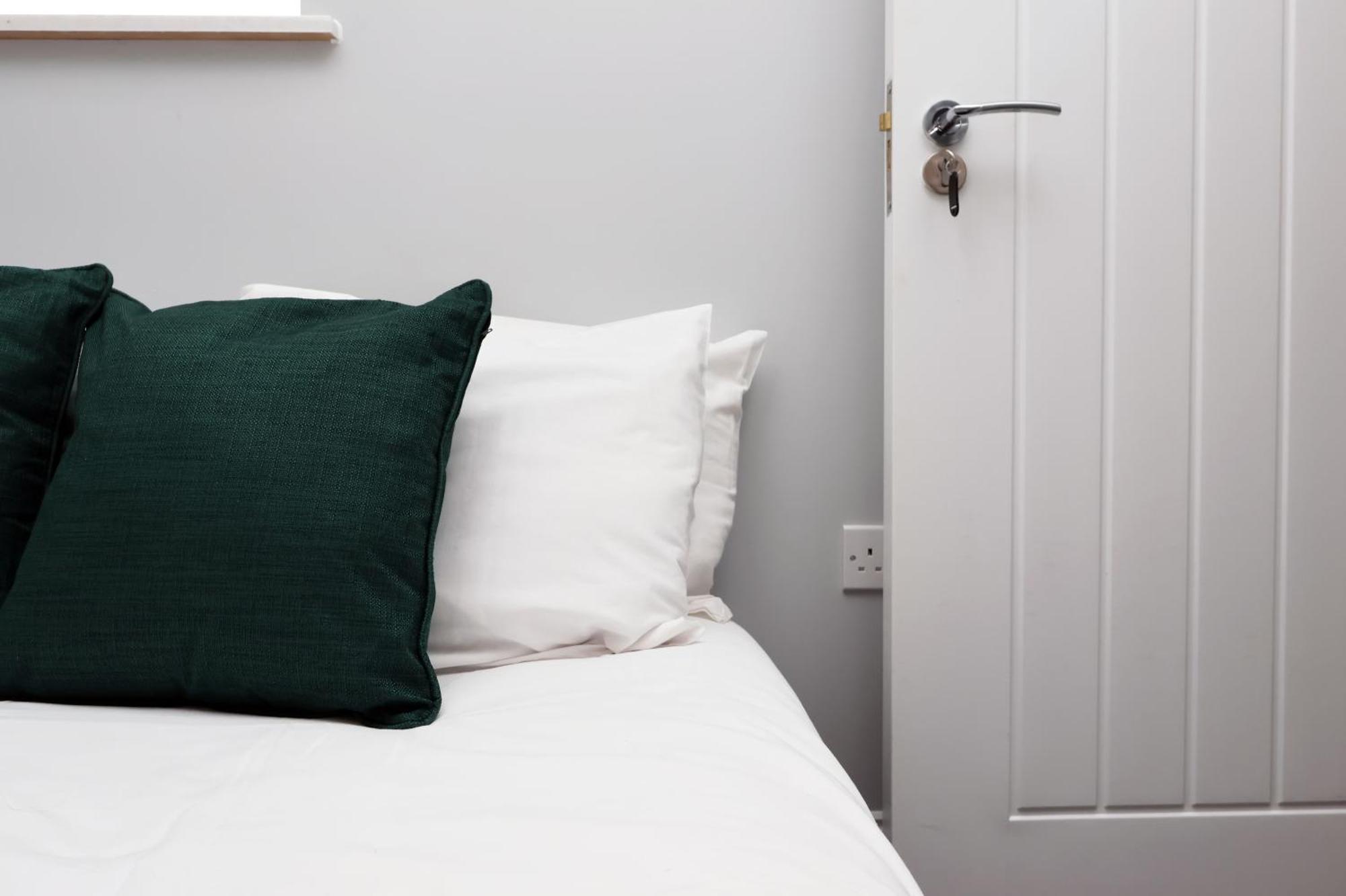En-Suite Double Rooms, Smart Tv Comfy Style 拉内利 外观 照片