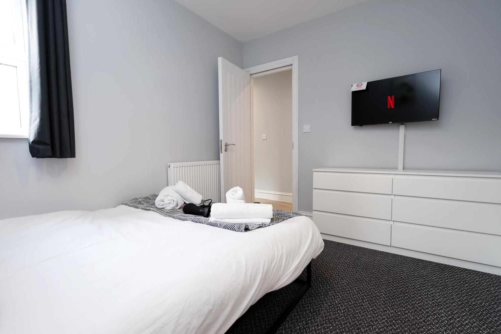 En-Suite Double Rooms, Smart Tv Comfy Style 拉内利 外观 照片