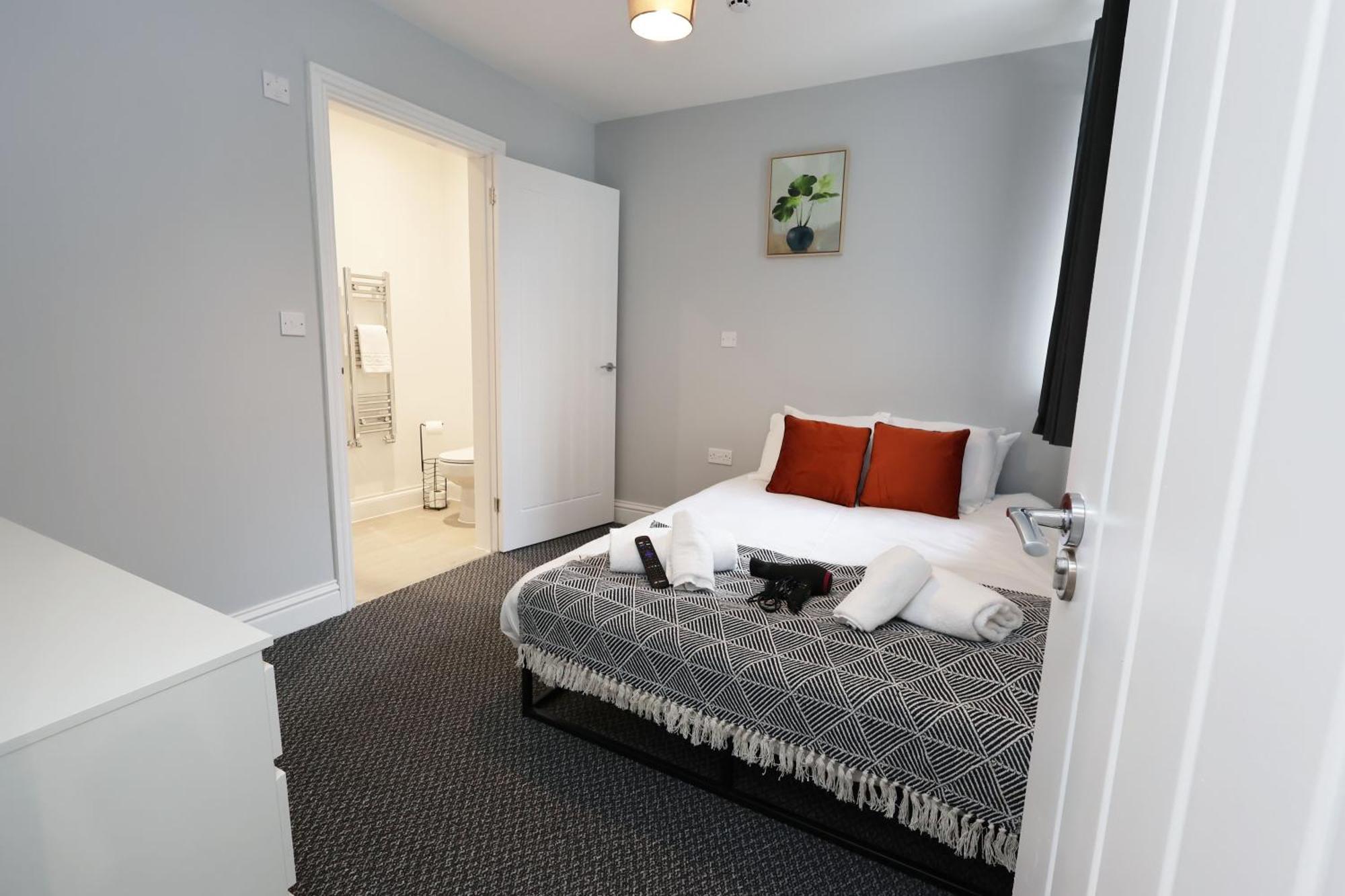 En-Suite Double Rooms, Smart Tv Comfy Style 拉内利 外观 照片
