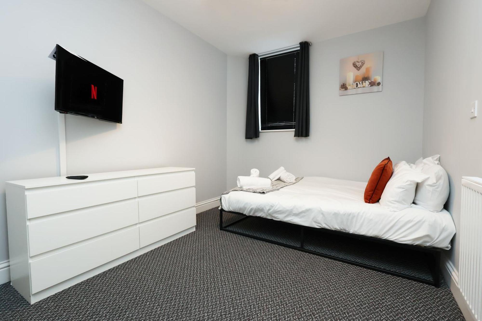 En-Suite Double Rooms, Smart Tv Comfy Style 拉内利 外观 照片