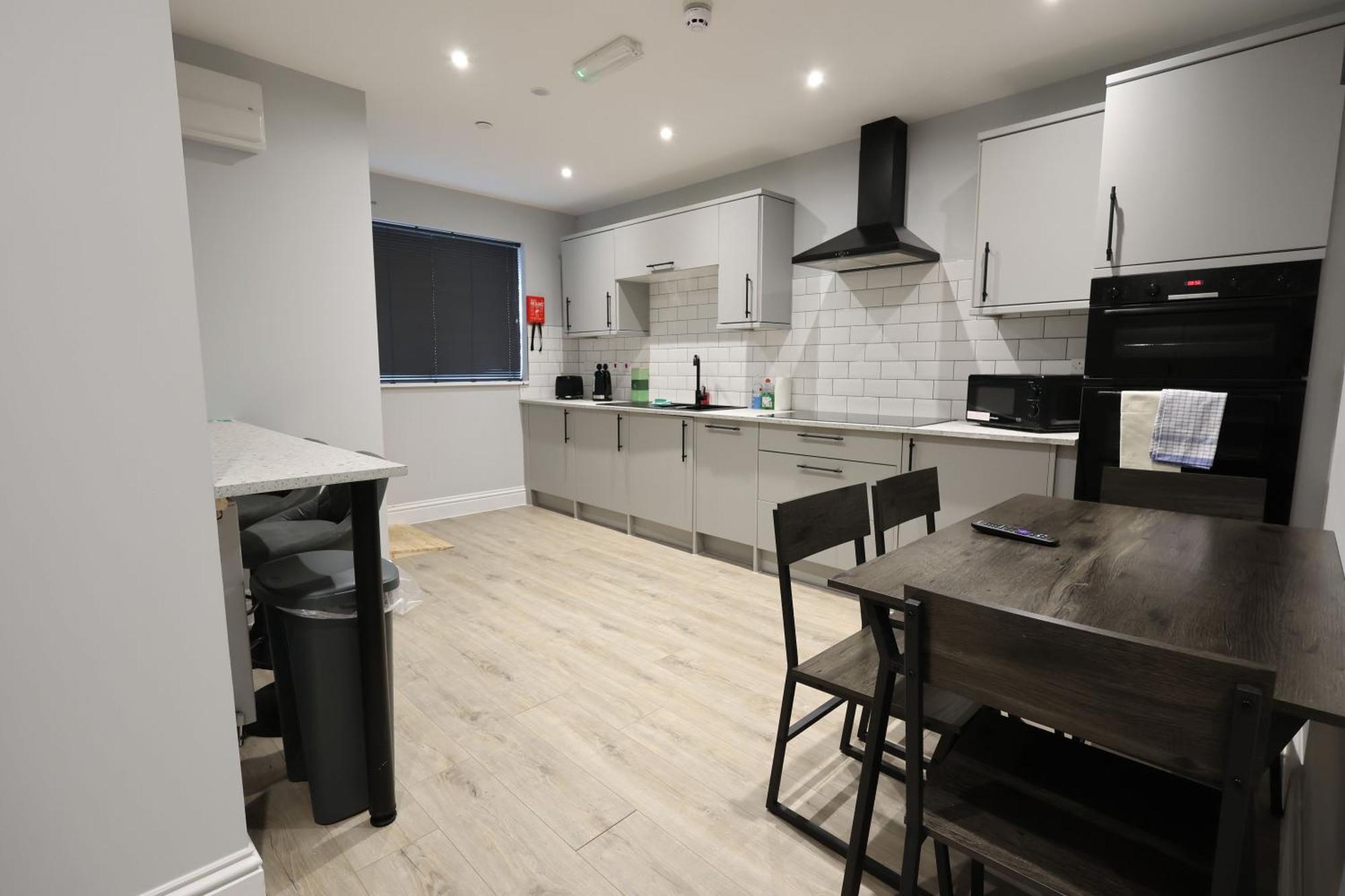 En-Suite Double Rooms, Smart Tv Comfy Style 拉内利 外观 照片