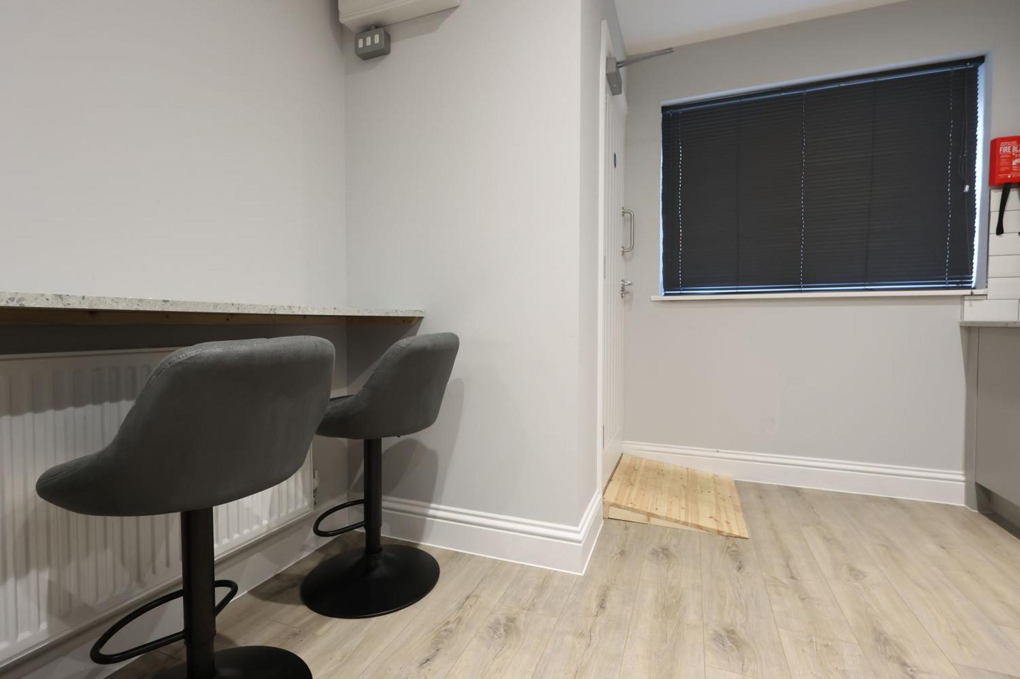En-Suite Double Rooms, Smart Tv Comfy Style 拉内利 外观 照片