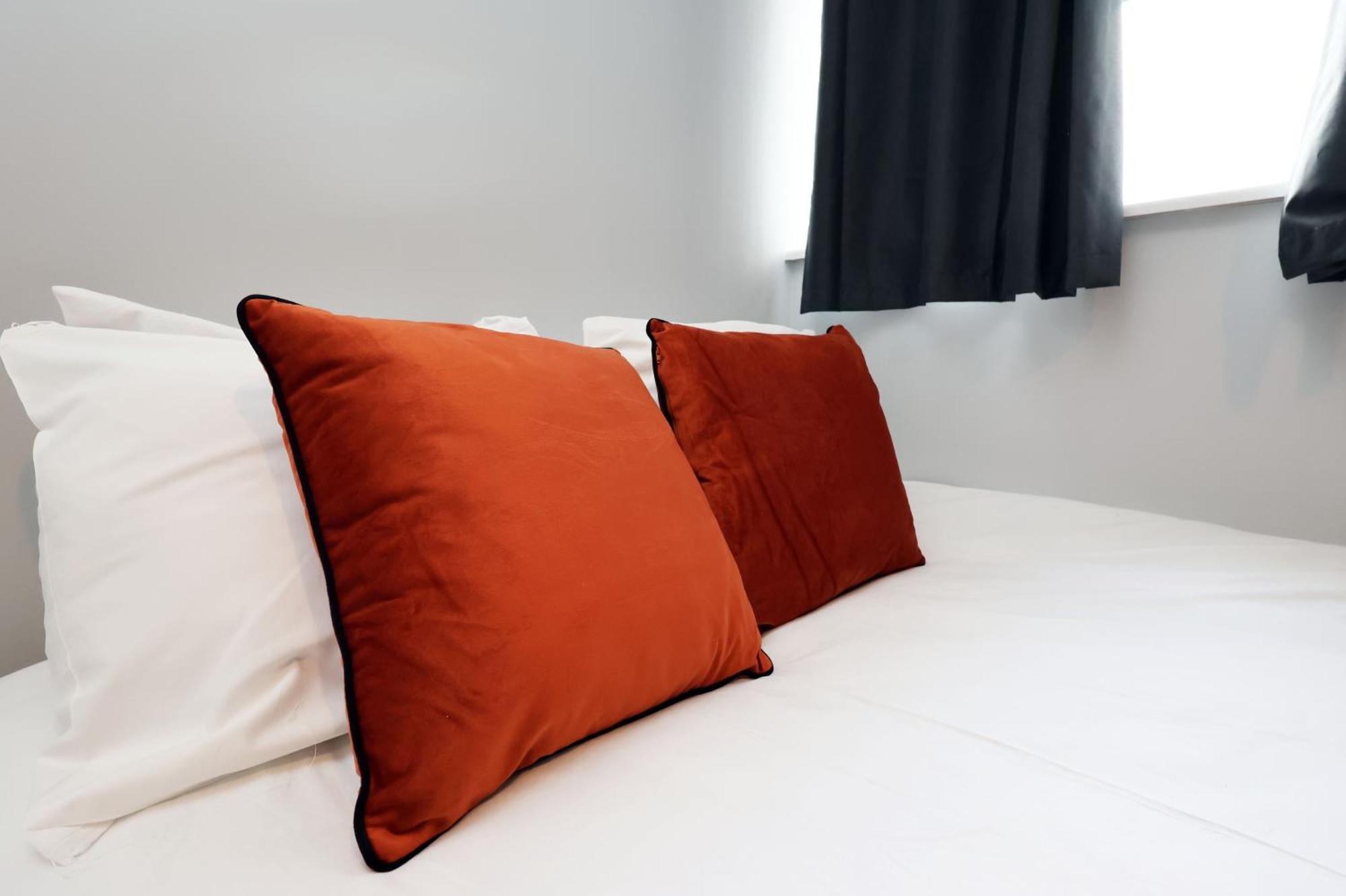 En-Suite Double Rooms, Smart Tv Comfy Style 拉内利 外观 照片