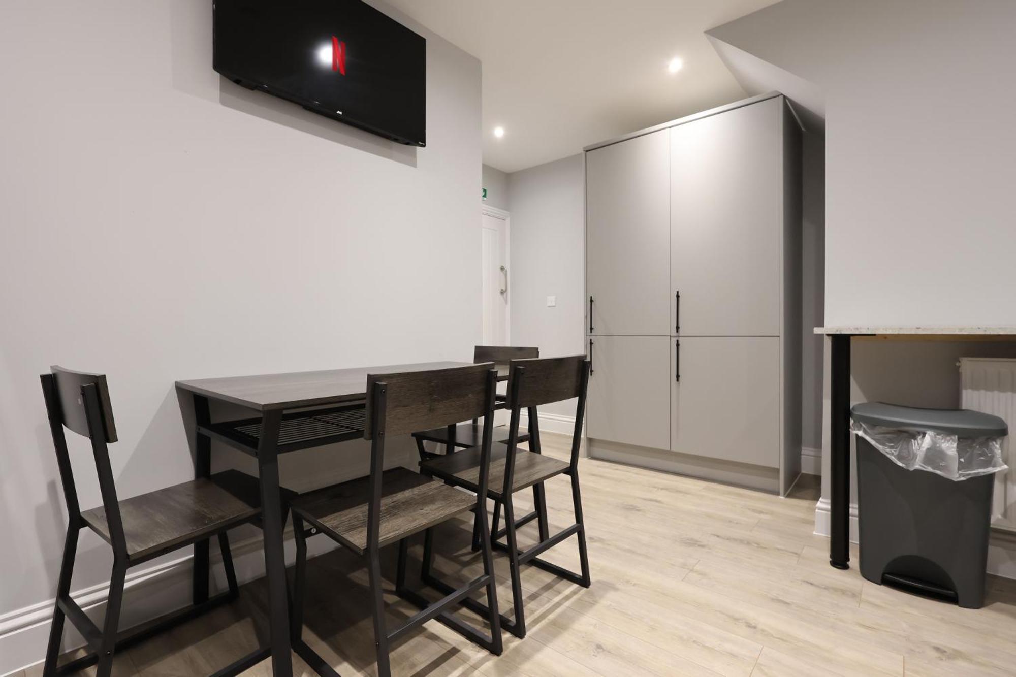 En-Suite Double Rooms, Smart Tv Comfy Style 拉内利 外观 照片