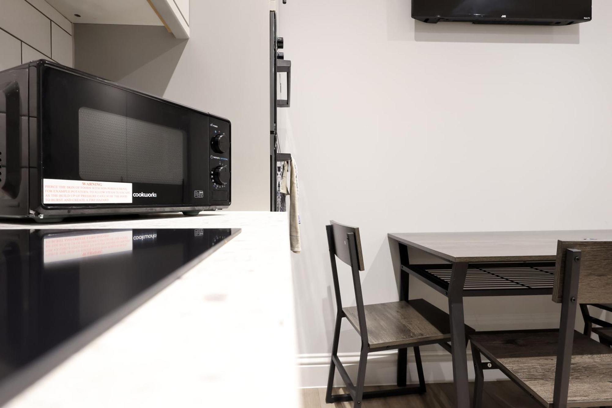 En-Suite Double Rooms, Smart Tv Comfy Style 拉内利 外观 照片