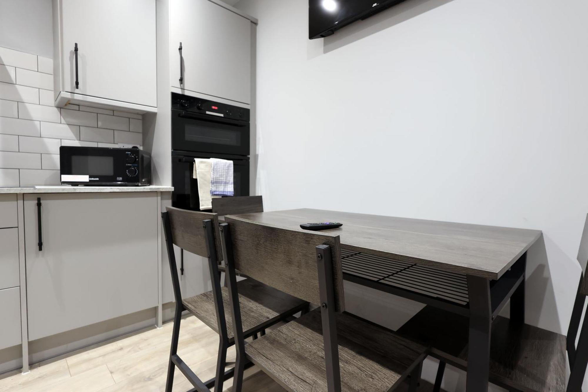 En-Suite Double Rooms, Smart Tv Comfy Style 拉内利 外观 照片