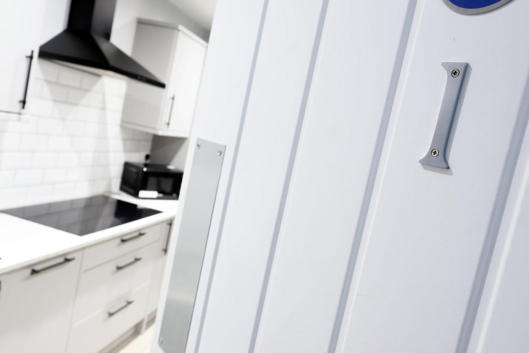En-Suite Double Rooms, Smart Tv Comfy Style 拉内利 外观 照片