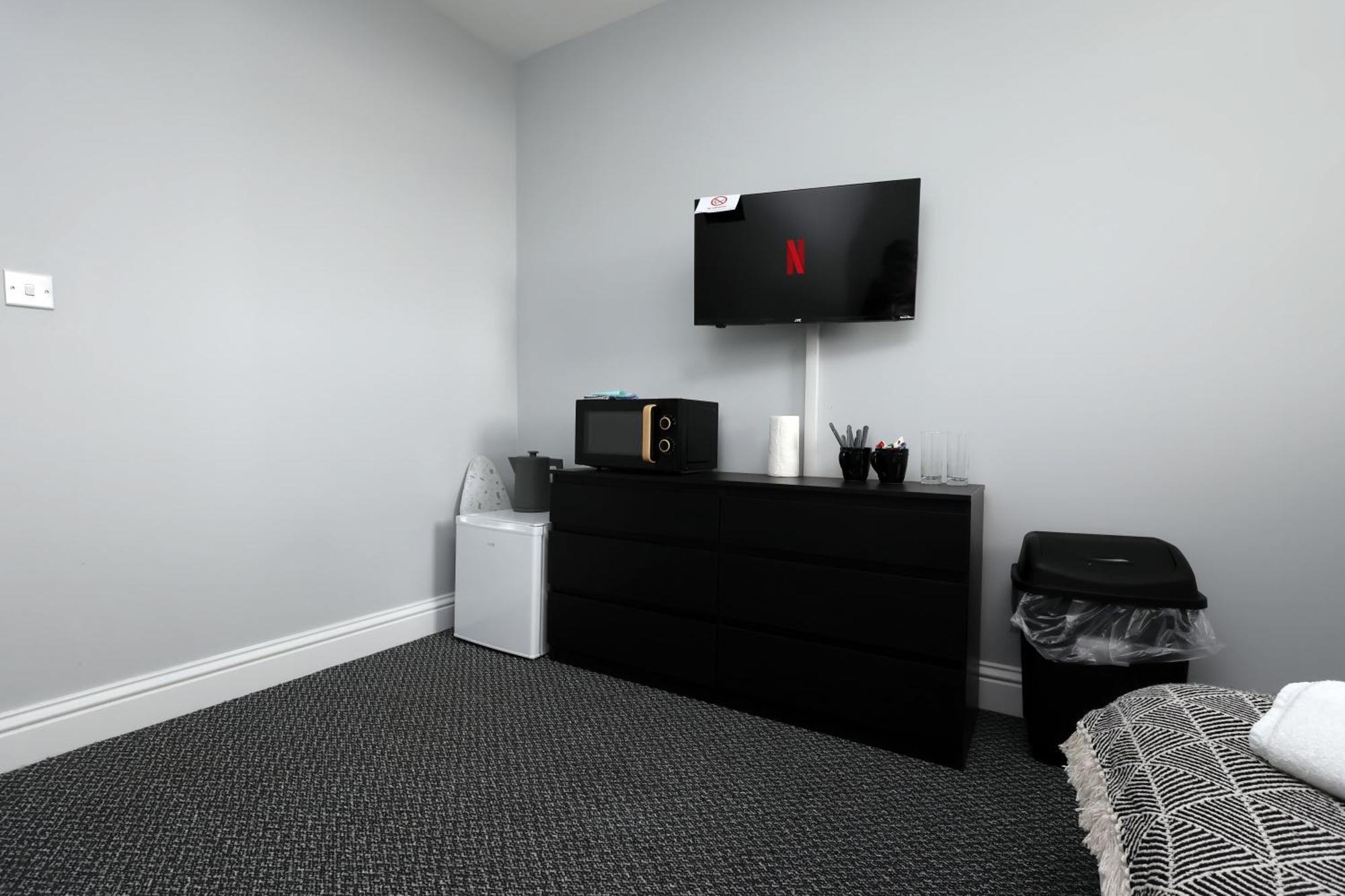 En-Suite Double Rooms, Smart Tv Comfy Style 拉内利 外观 照片