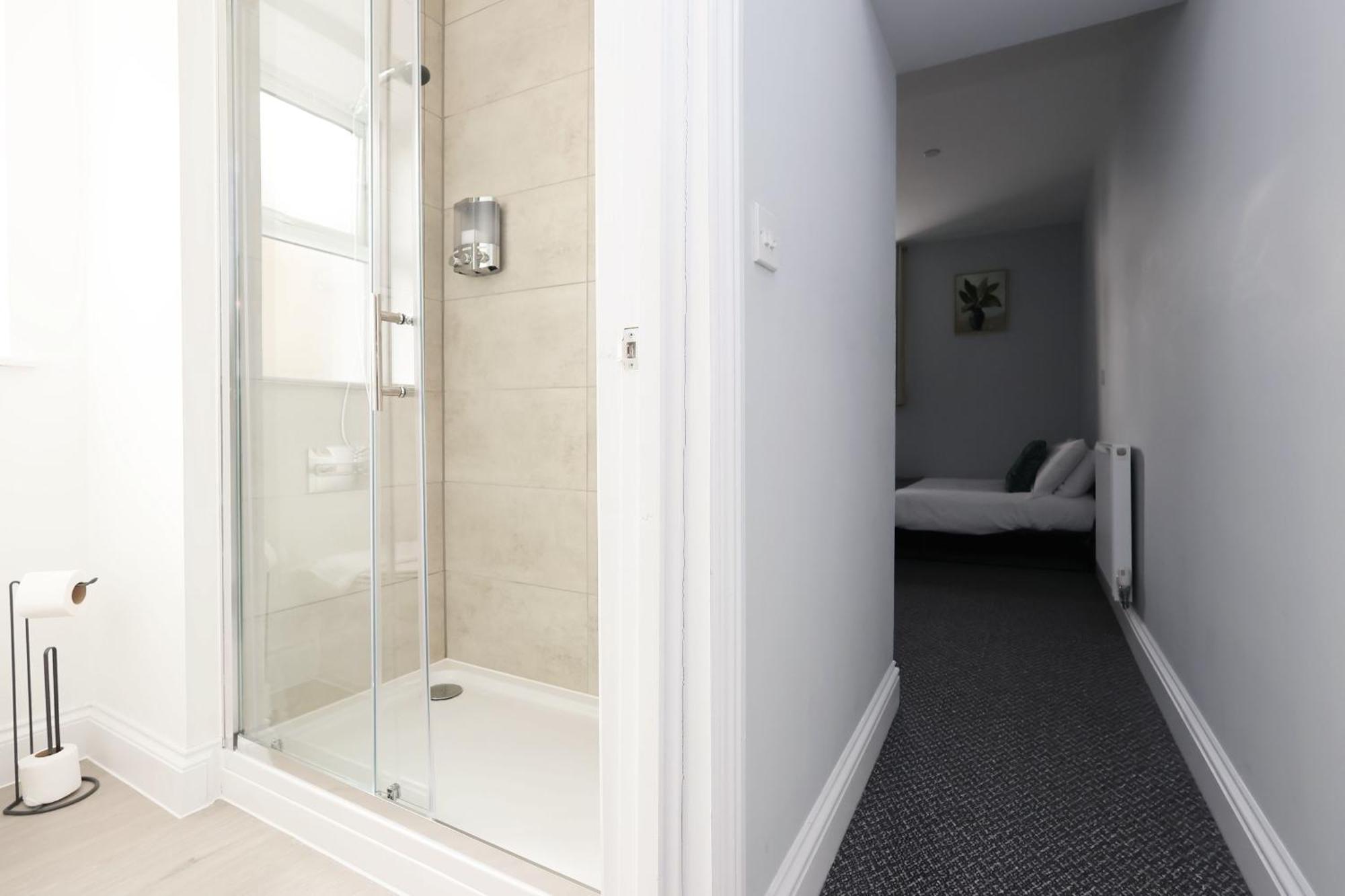 En-Suite Double Rooms, Smart Tv Comfy Style 拉内利 外观 照片