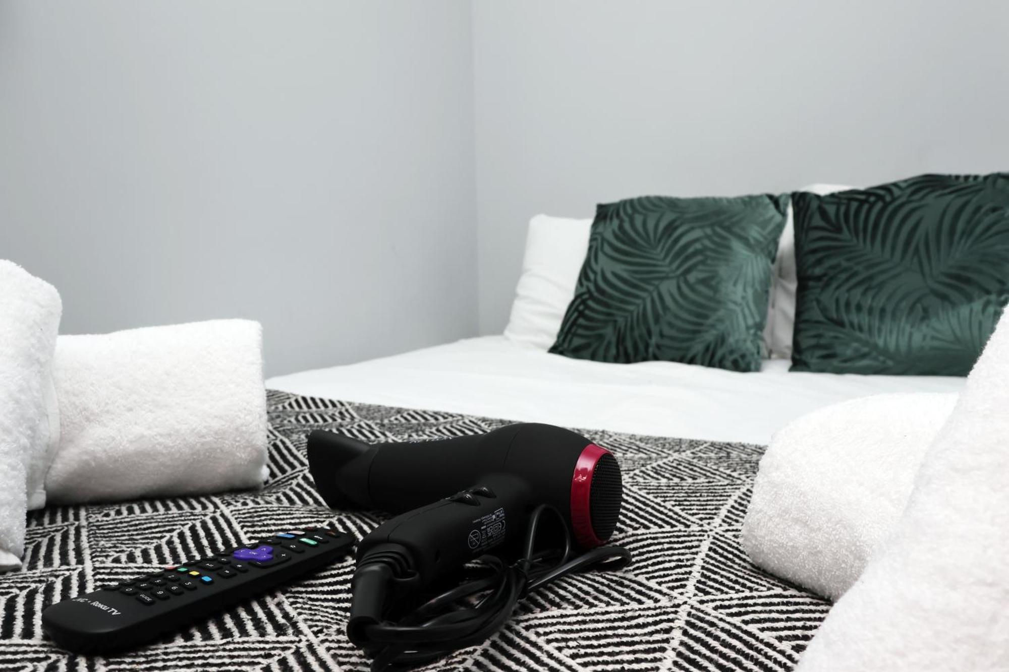 En-Suite Double Rooms, Smart Tv Comfy Style 拉内利 外观 照片